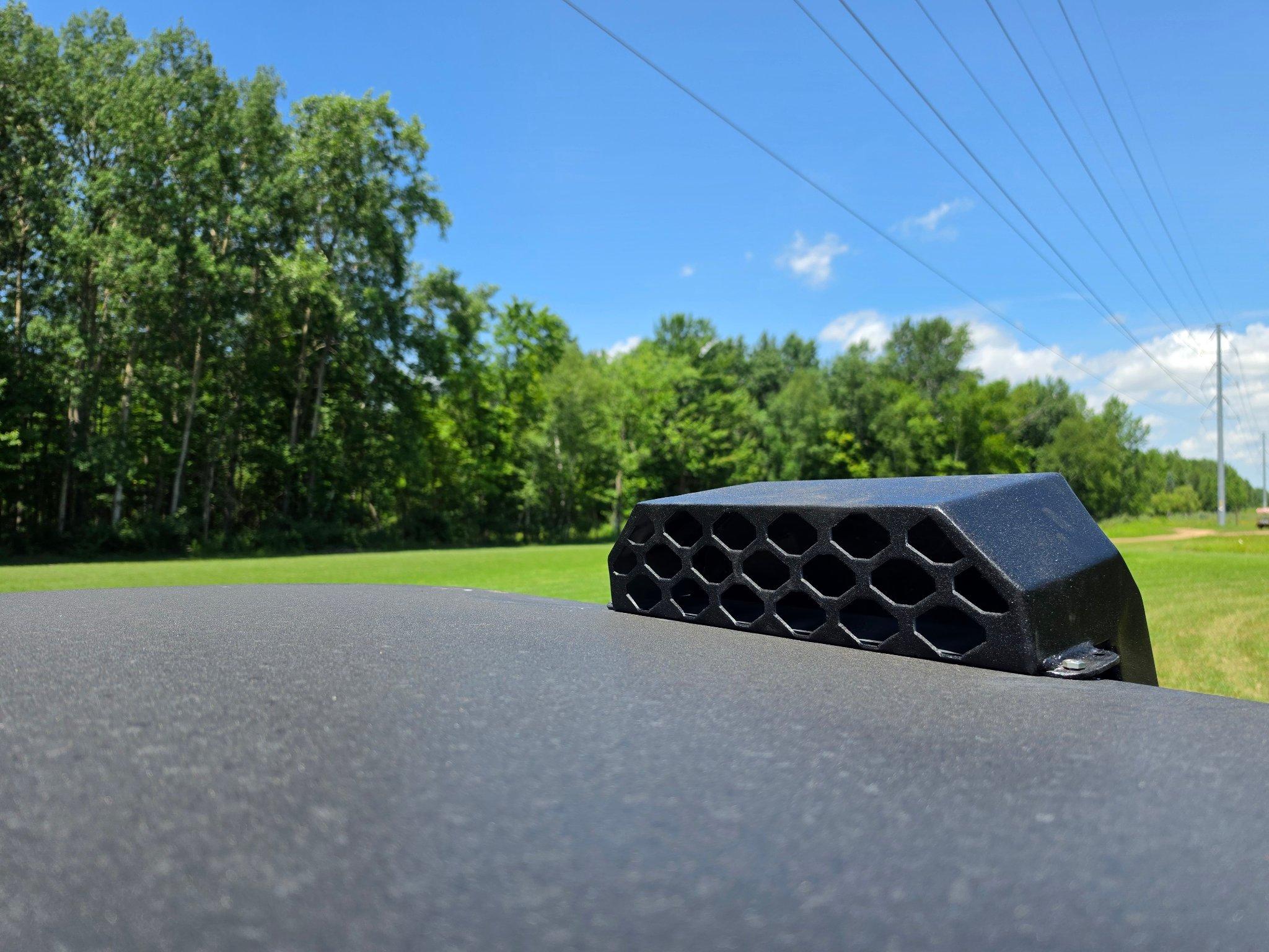 Z10 Roof Scoop